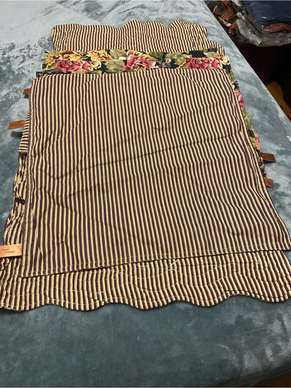 Great finds 6 placemats 17x14 6 napkins 17x17 quilted floral patchwork beautiful